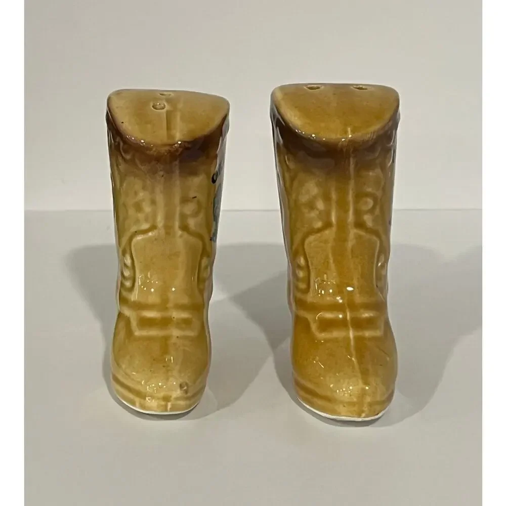 Vintage Oklahoma Cowboy Boots Salt Pepper Shakers Bison Western Rustic Souvenir‎